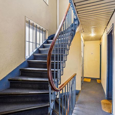 פריז Small Comfortable Studio Near Eiffel Tower מראה חיצוני תמונה