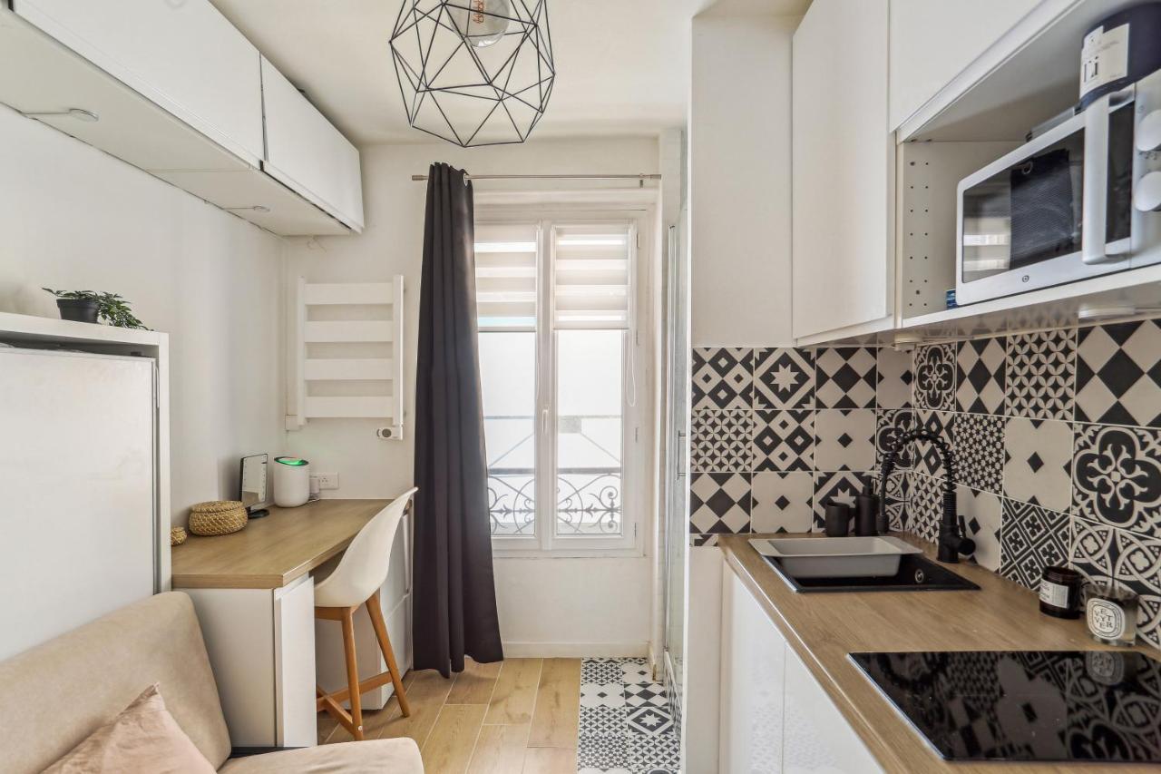 פריז Small Comfortable Studio Near Eiffel Tower מראה חיצוני תמונה