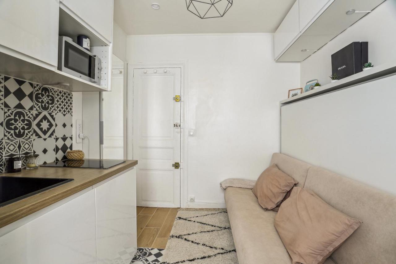 פריז Small Comfortable Studio Near Eiffel Tower מראה חיצוני תמונה
